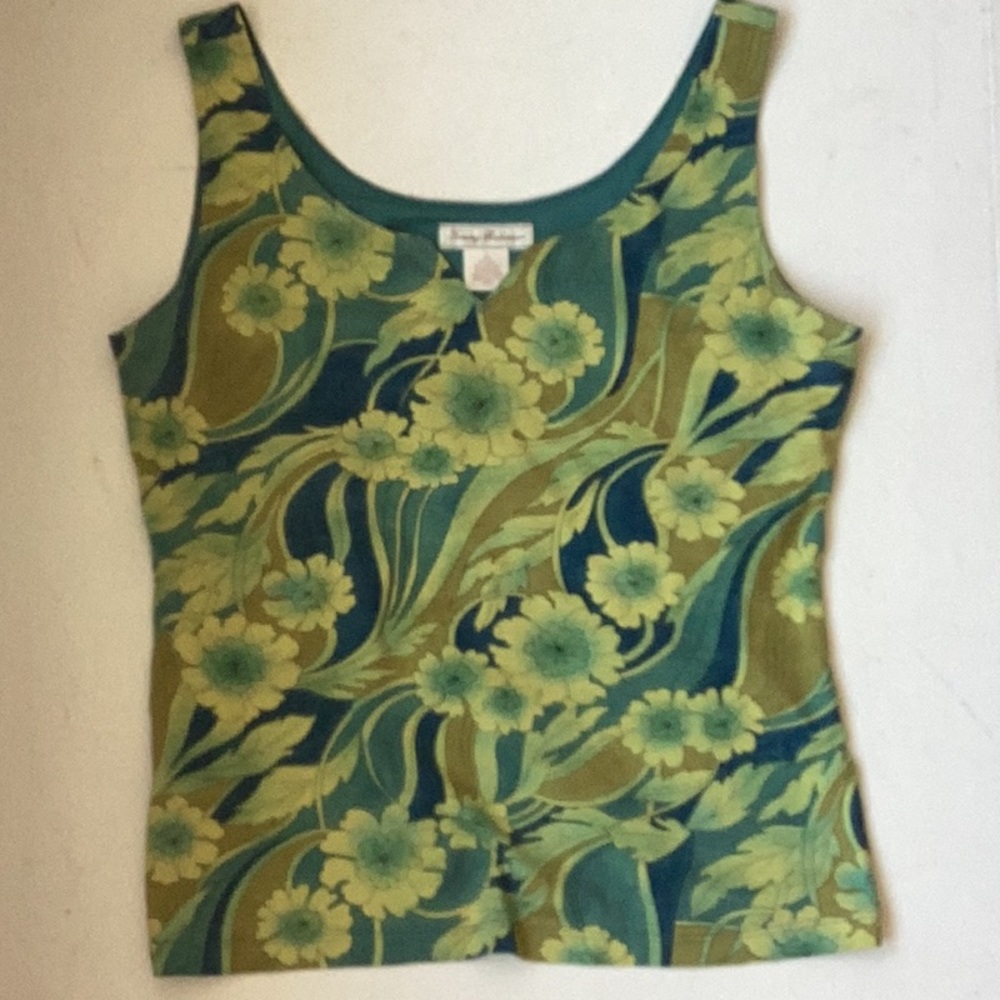 TOMMY BAHAMA TANK W/built-in support - Picture 2 of 6